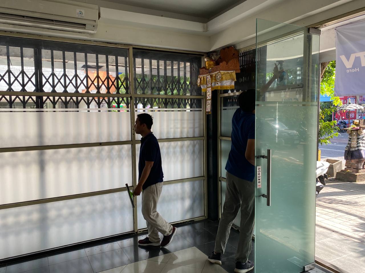 Kegiatan Bersih-Bersih Kantor PT. Studio Kami Mandiri