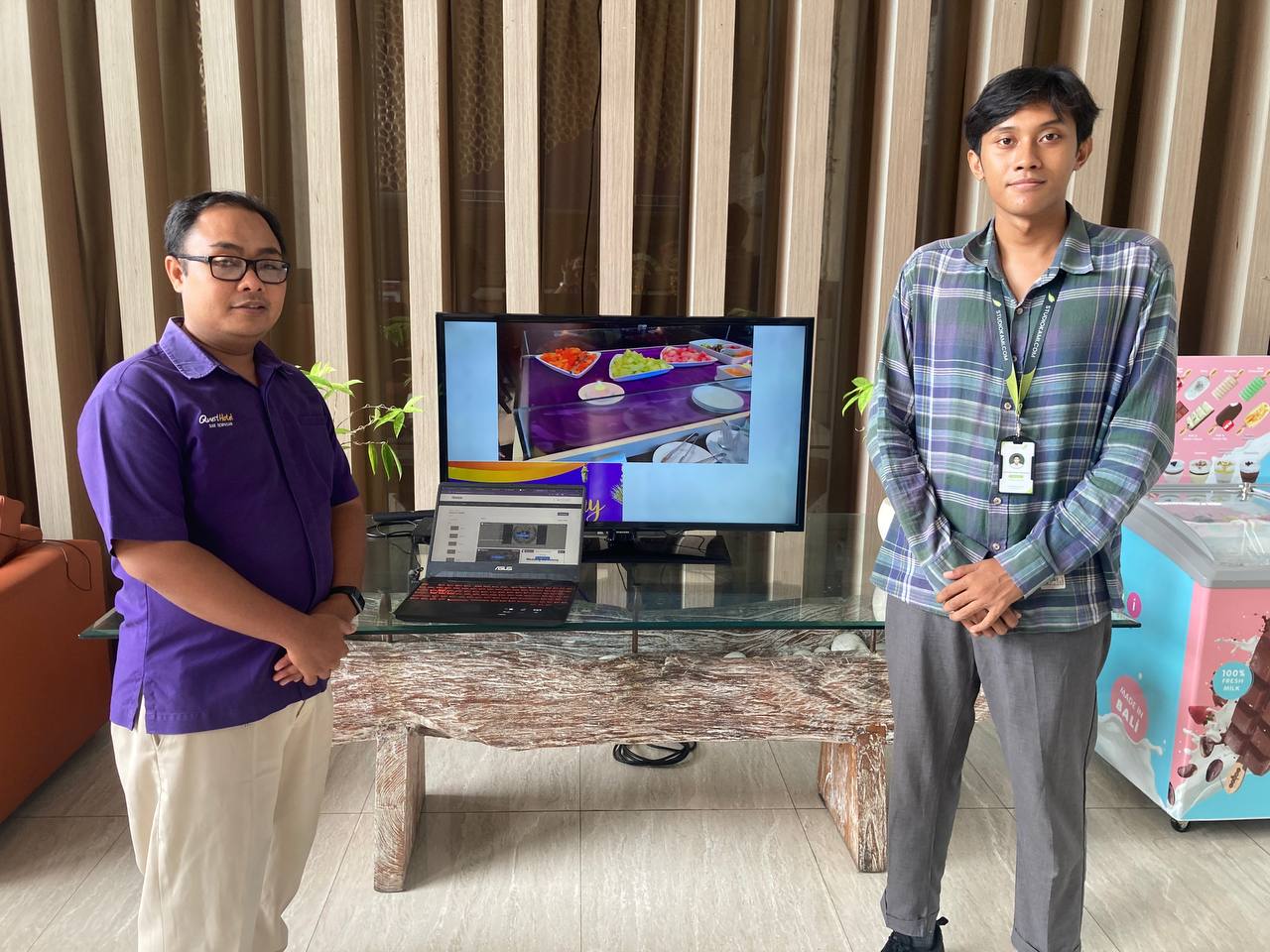 Hotel Quest San Denpasar Memulai Trial Digital Signboard TV dari Studio Kami