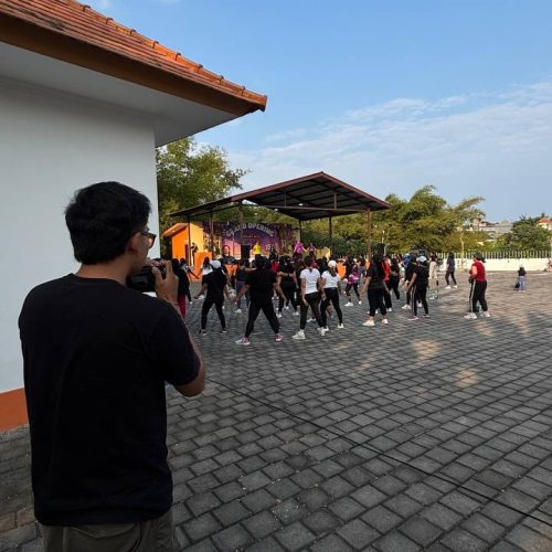 Capturing the Excitement of the Grand Opening of Lalapan Cak Jul Negari Kami Creative Delivers Compelling Visuals