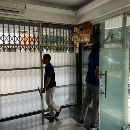 Kegiatan Bersih-Bersih Kantor PT. Studio Kami Mandiri